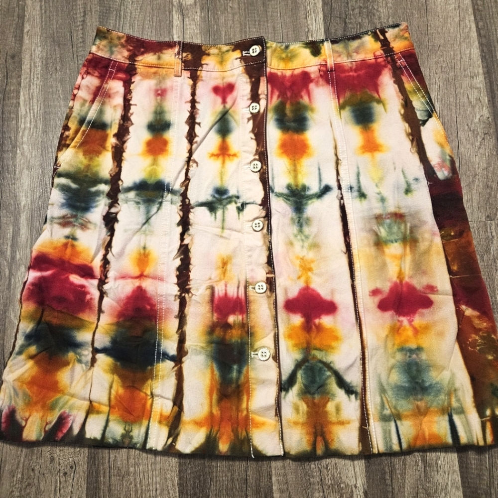J. McLaughlin Hand tie dyed A-line skirt size 12 green, orange and red